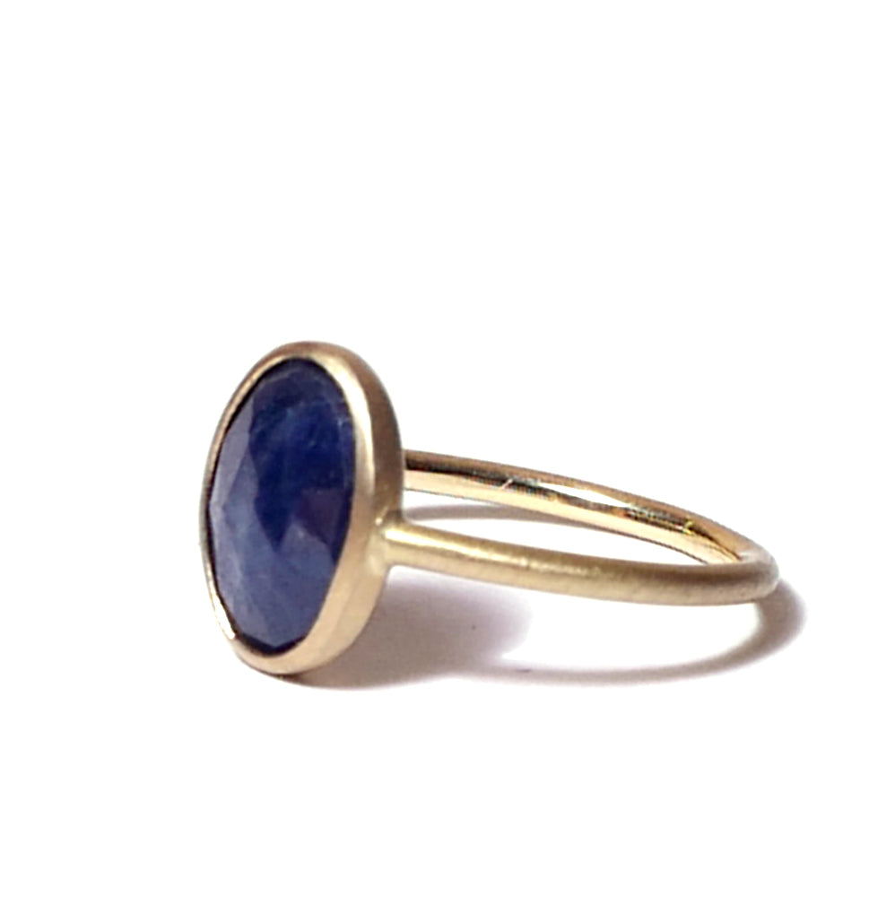 K18<br>african blue sapphire